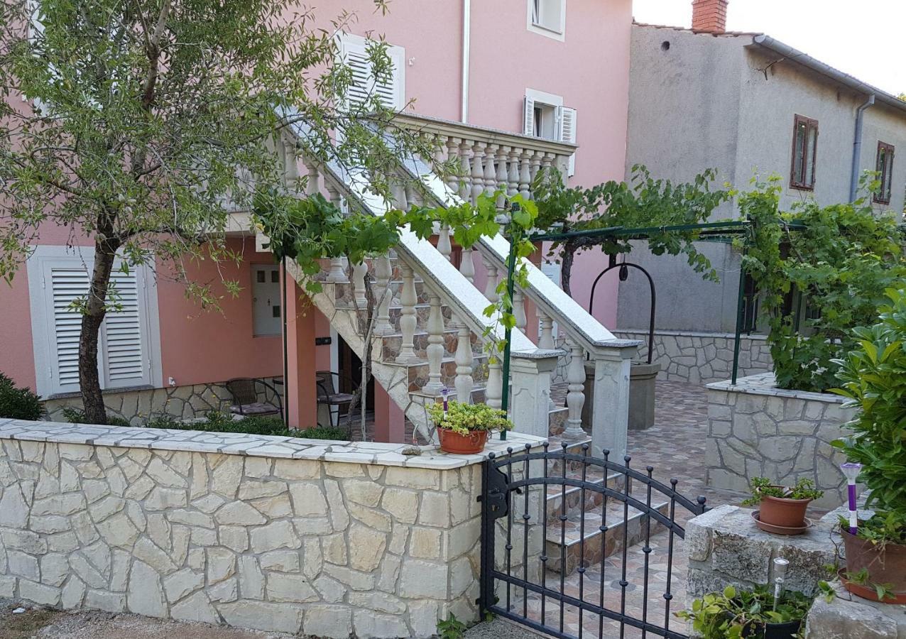 Apartament Chuck